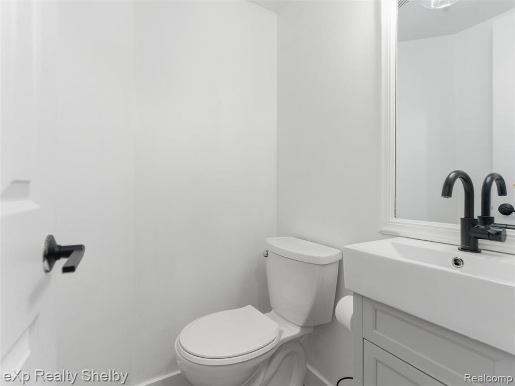 44430 Virginia Court, Clinton Twp, MI 48038 — Photo 18