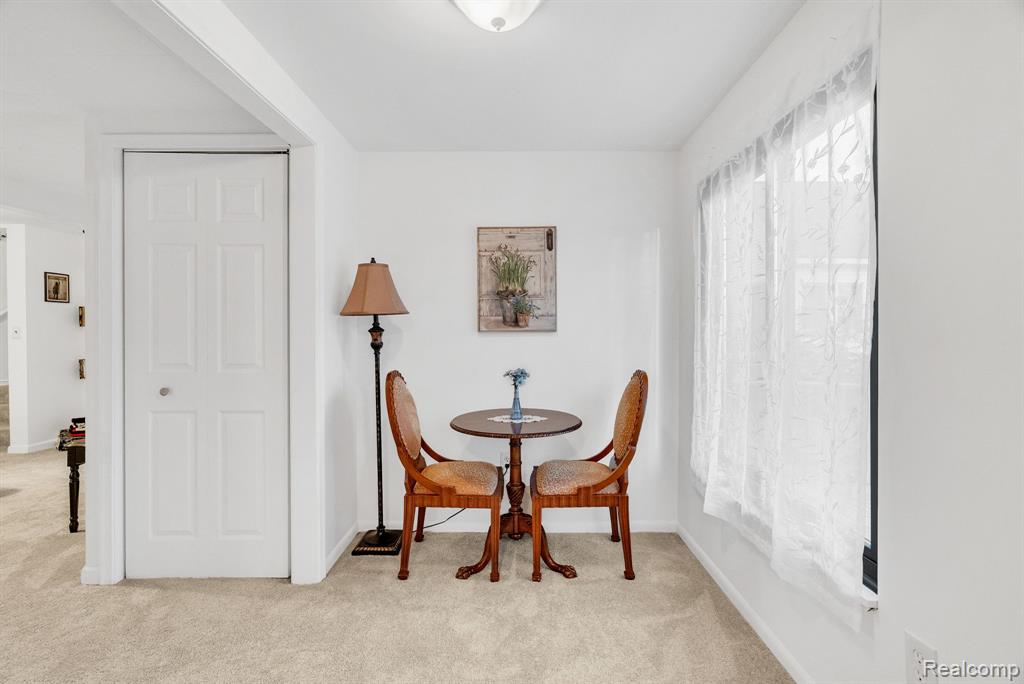 3033 Moss Street, Keego Harbor, MI 48320 — Photo 8