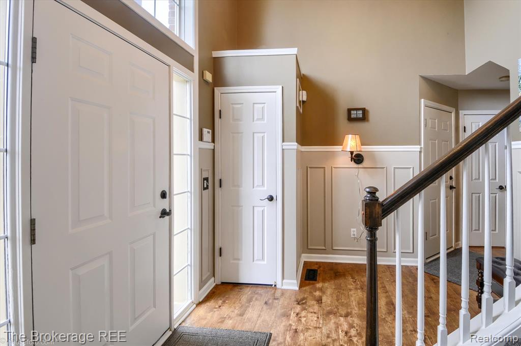 4449 Brighton Drive, Grand Blanc, MI 48439 — Photo 13