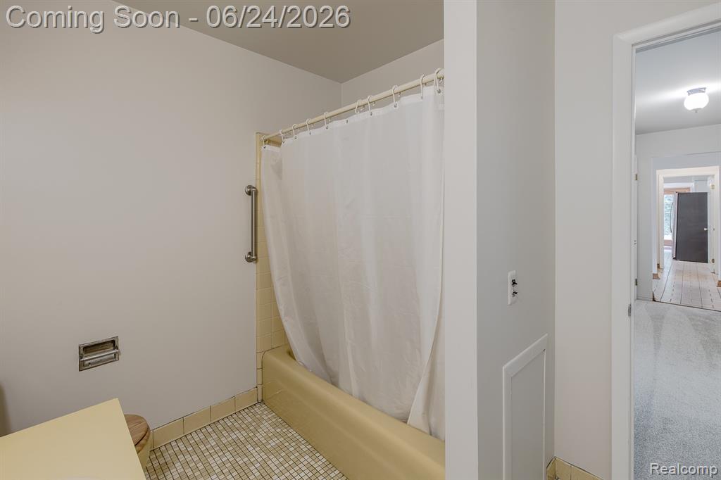 710 Basswood Drive, Rochester Hills, MI 48309 — Photo 36