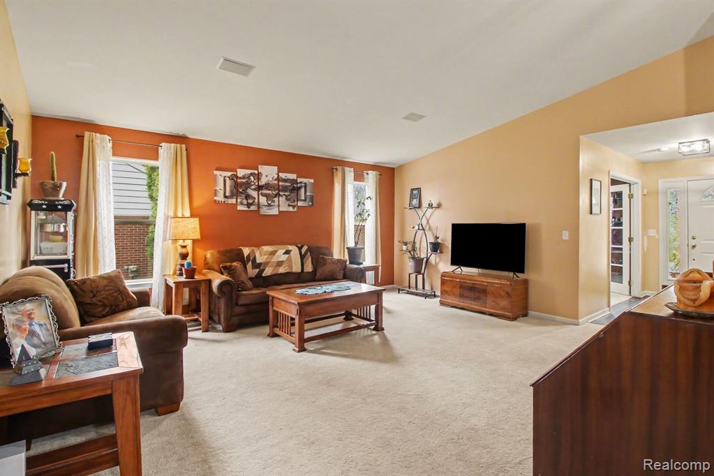 2661 Signature Circle, Pinckney, MI 48169 — Photo 5