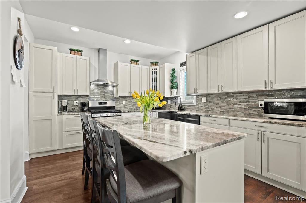 4075 BARR Road, Canton, MI 48188 — Photo 19