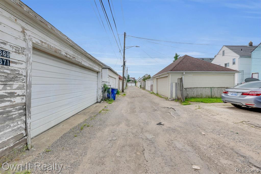 9369 McDougall Street, Hamtramck, MI 48212 — Photo 63