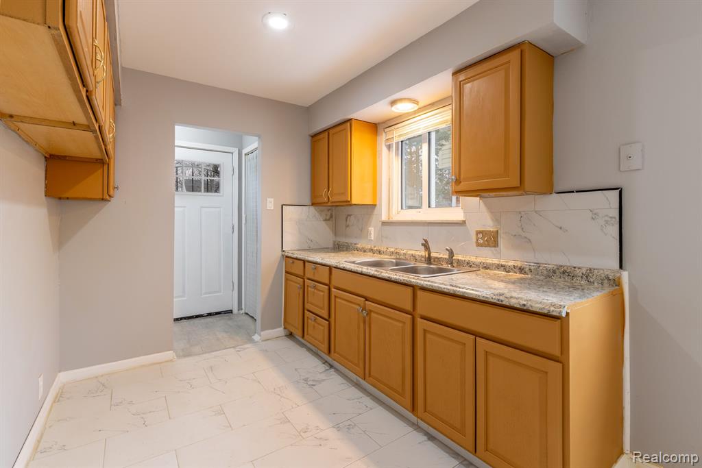 8041 VAUGHAN Street, Detroit, MI 48228 — Photo 6