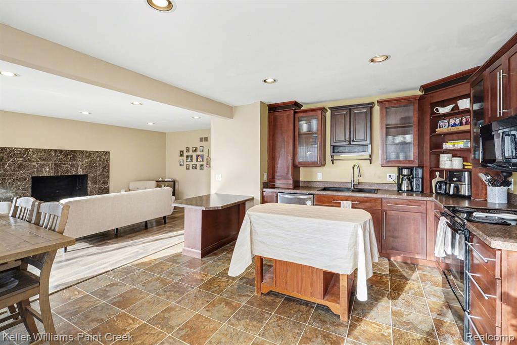 5446 Old Franklin Road, Grand Blanc, MI 48439 — Photo 6