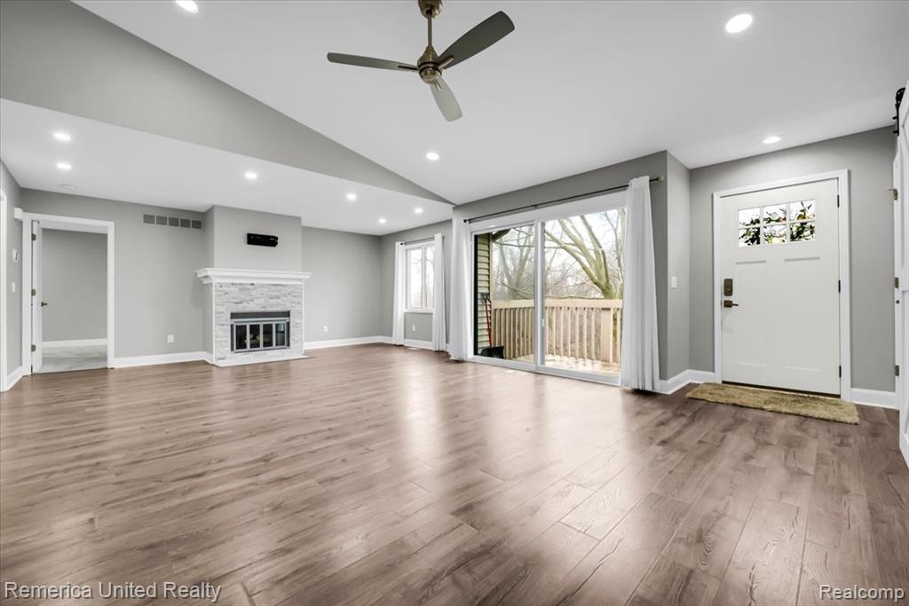7968 Lawrence, West Bloomfield, MI — Photo 8