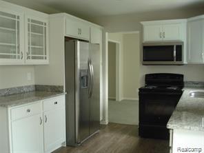 5080 PRENTIS Drive, Troy, MI 48085 — Photo 2