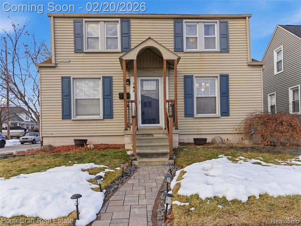 742 SAINT JOHN Street, Wyandotte, MI 48192 — Photo 2