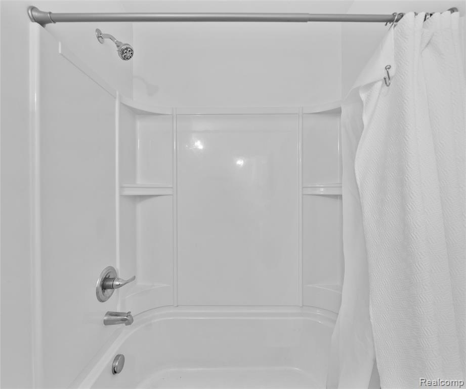 6210 S Trailwoods Drive, Ann Arbor, MI 48103 — Photo 50