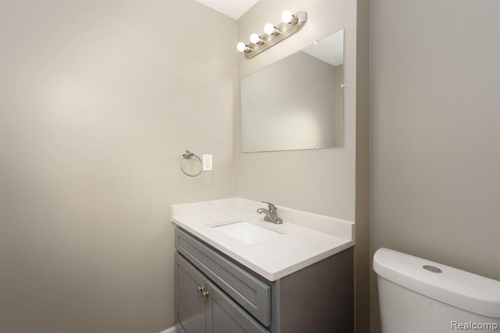 411 BUNNY RUN Boulevard, Lake Orion, MI 48362 — Photo 20