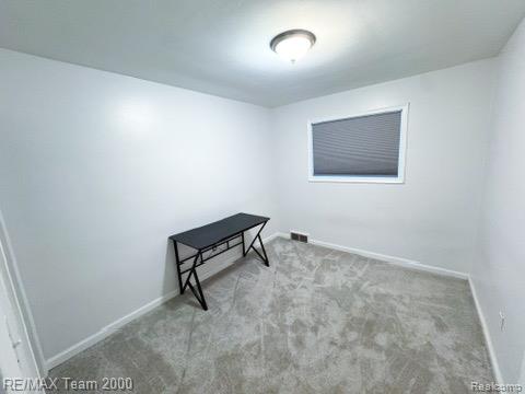 8390 Winston Lane, Dearborn Heights, MI 48127 — Photo 13