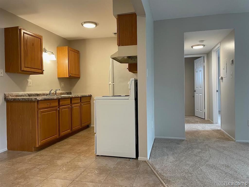 885 E SUMMIT Street, Milford, MI 48381 — Photo 7