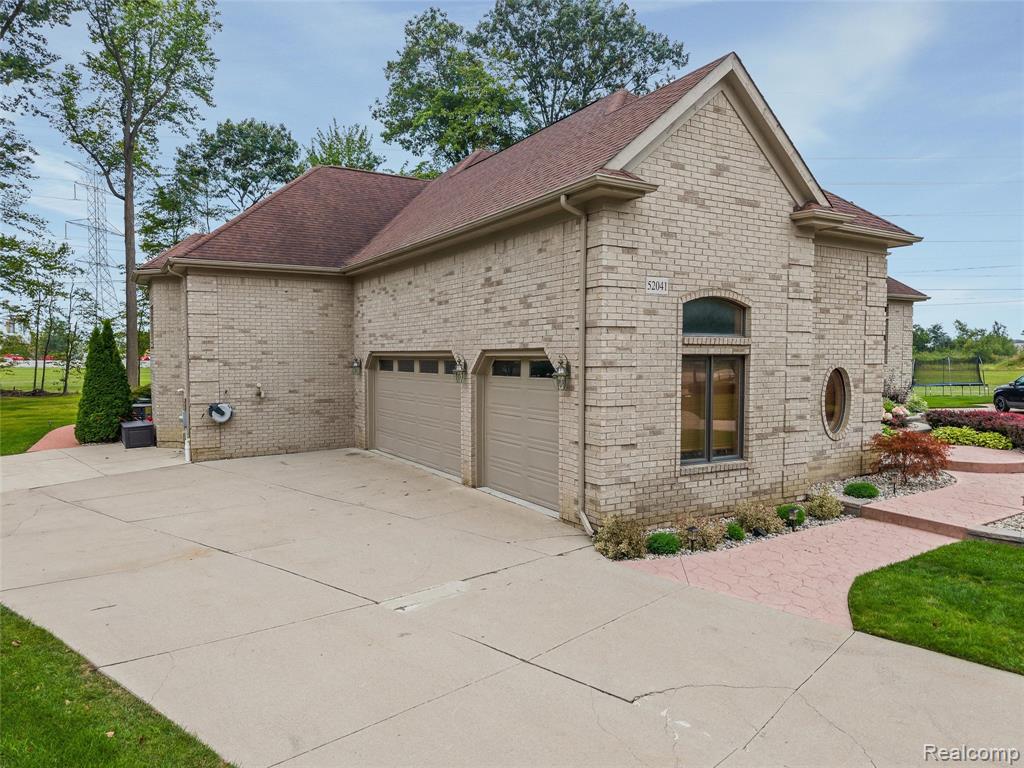 52041 Loon Court, Shelby Twp, MI 48315 — Photo 43