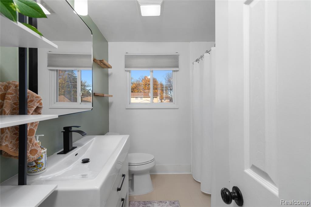 43606 Gainsley Drive, Sterling Heights, MI 48313 — Photo 14