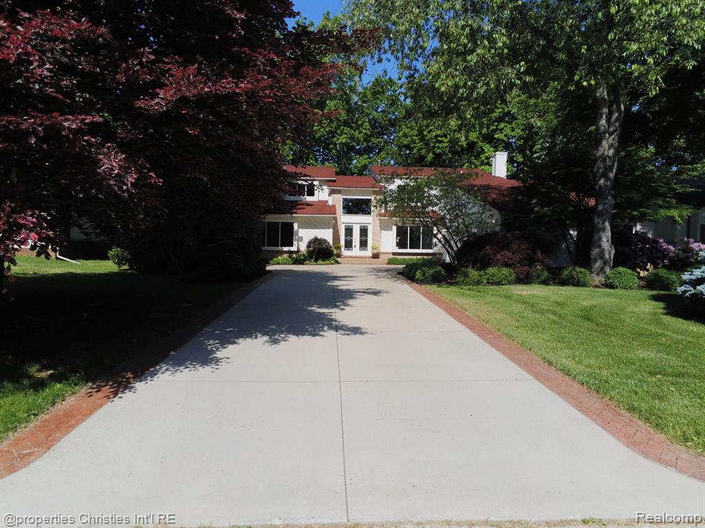 5896 NANEVA Court, West Bloomfield, MI — Photo 5