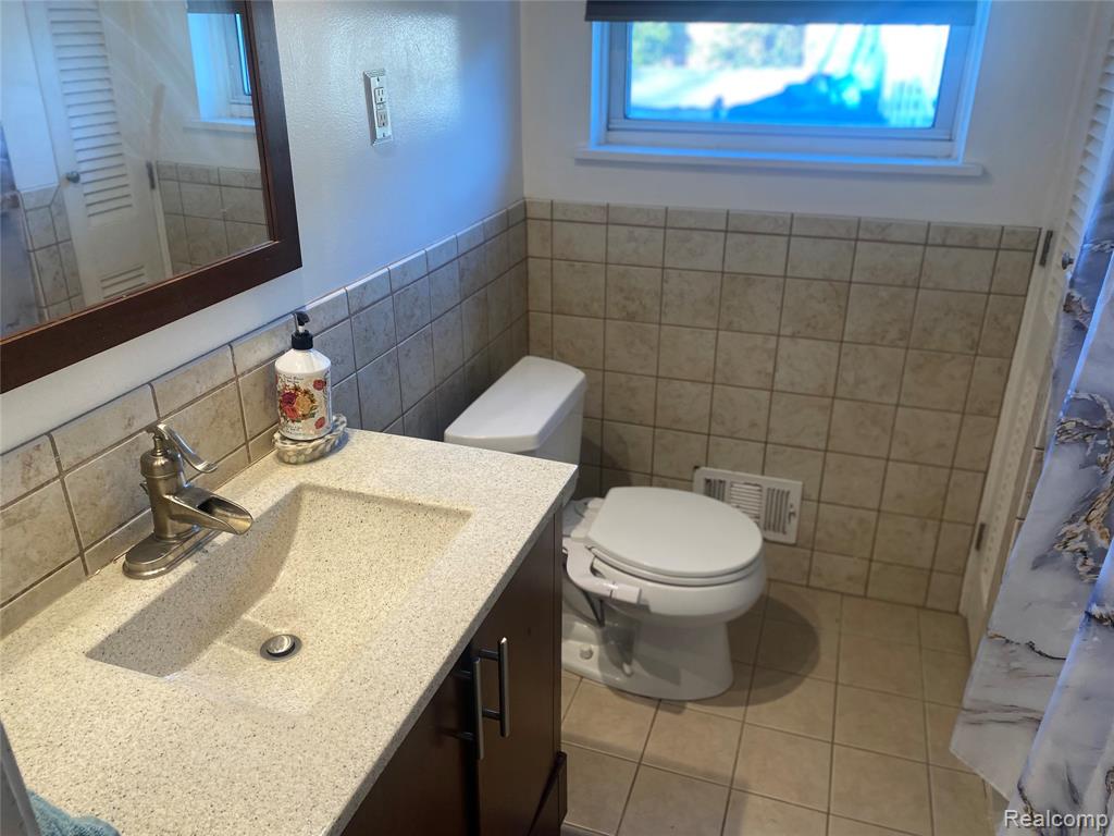 7696 Rosemary Street, Dearborn Heights, MI 48127 — Photo 10