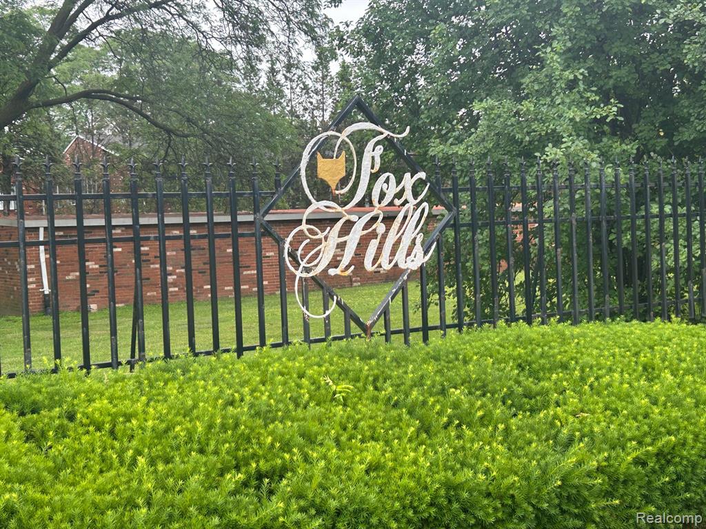 436 S FOX HILLS DR APT 5, Bloomfield Hills, MI 48304 — Photo 33