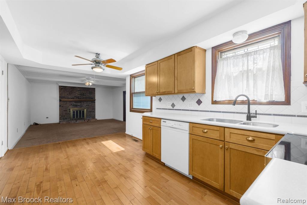 5718 Marble Drive, Troy, MI 48085 — Photo 8