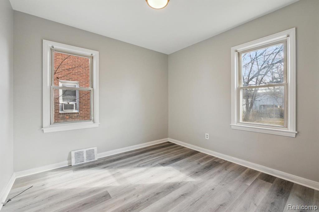 7676 DOLPHIN, Redford, MI 48239 — Photo 16