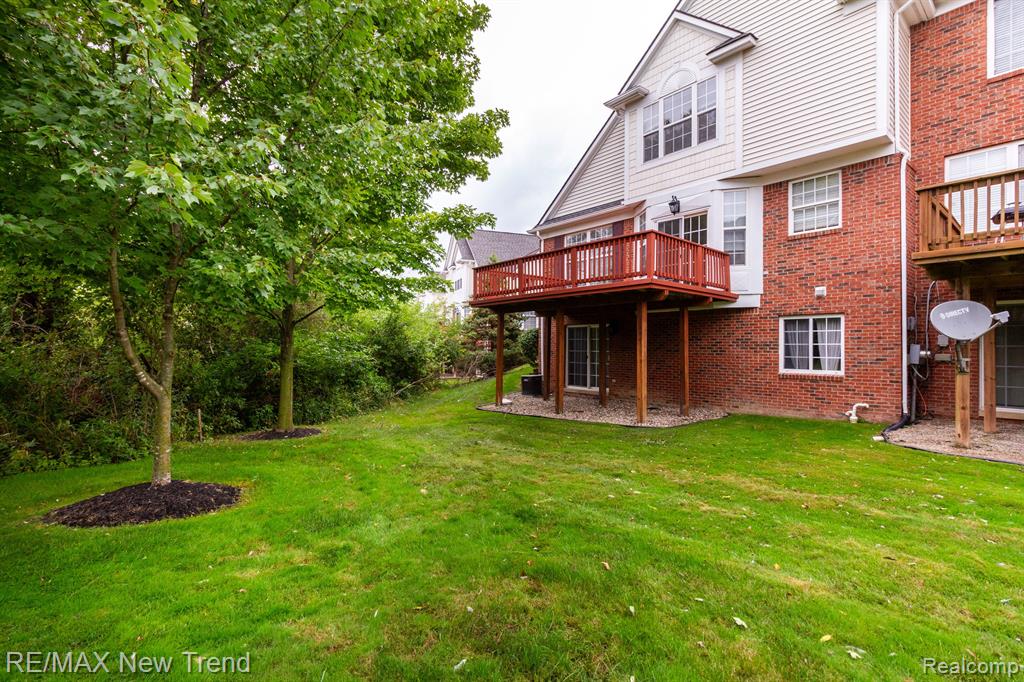 29319 DOUGLAS Drive, Novi, MI 48377 — Photo 33