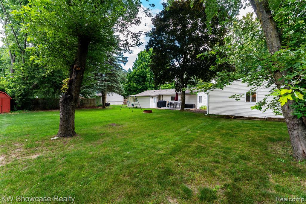 4575 OAKVISTA Avenue, Clarkston, MI — Photo 35