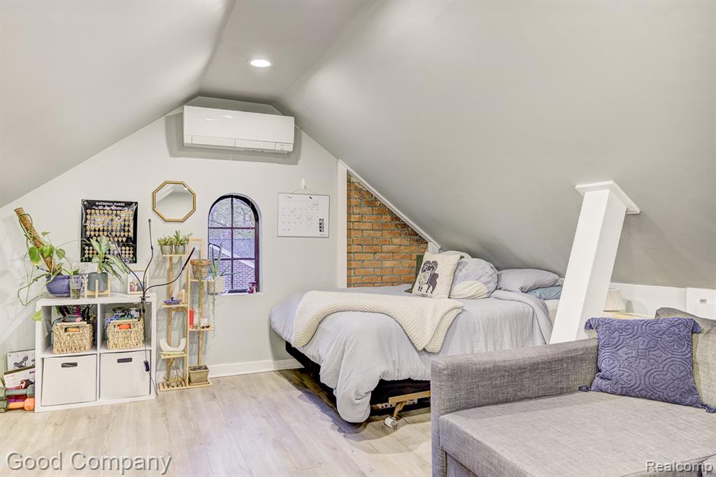 551 W Oakridge Street, Ferndale, MI 48220 — Photo 43