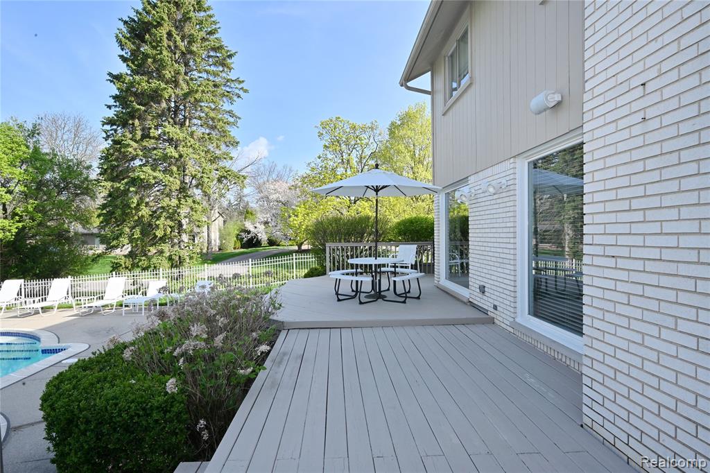 6020 Orchard Ridge Court, West Bloomfield, MI — Photo 43