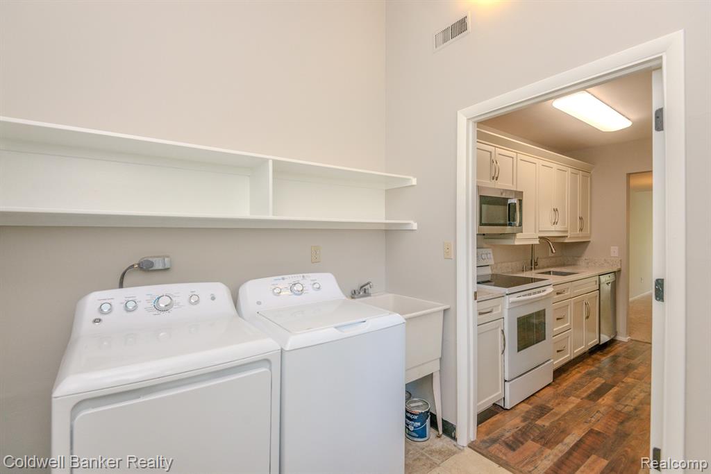 759 PENINSULA, Ann Arbor, MI 48105 — Photo 23