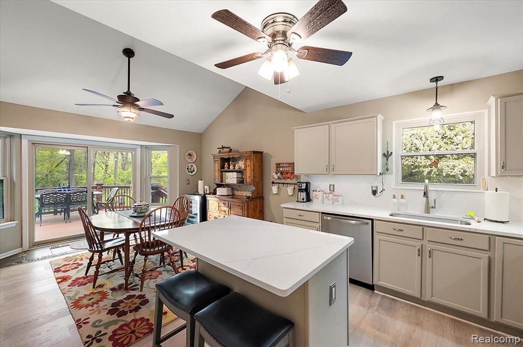 607 Salus Drive, Waterford, MI 48327 — Photo 12