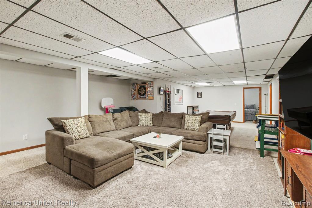 9156 Apple Orchard Drive, Fenton, MI 48430 — Photo 16