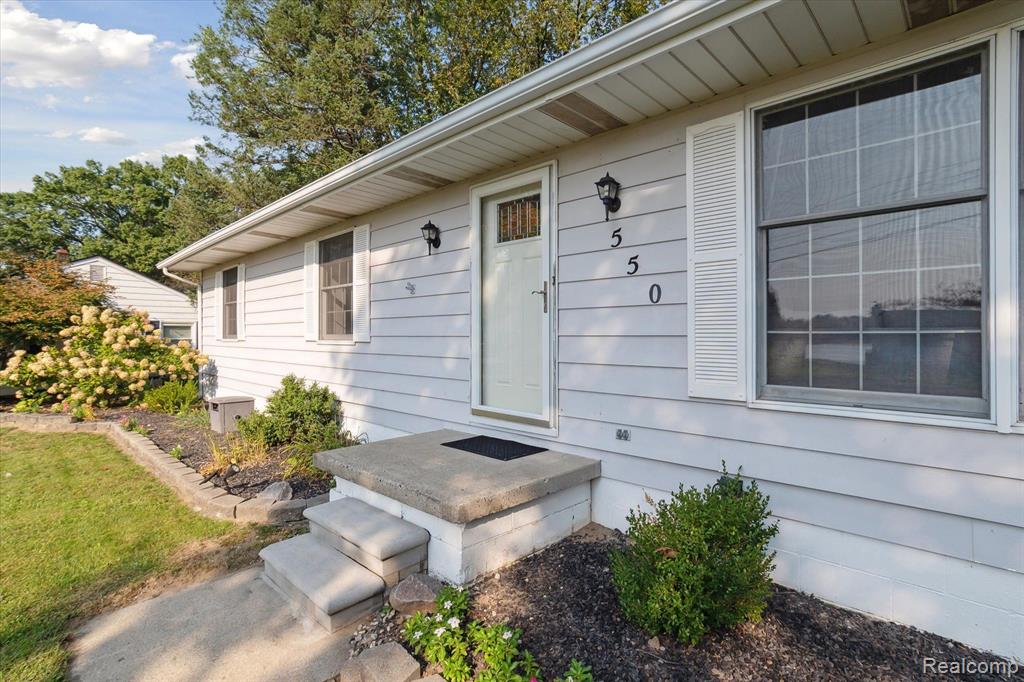 550 ROSELANE Drive, Howell, MI 48843 — Photo 5