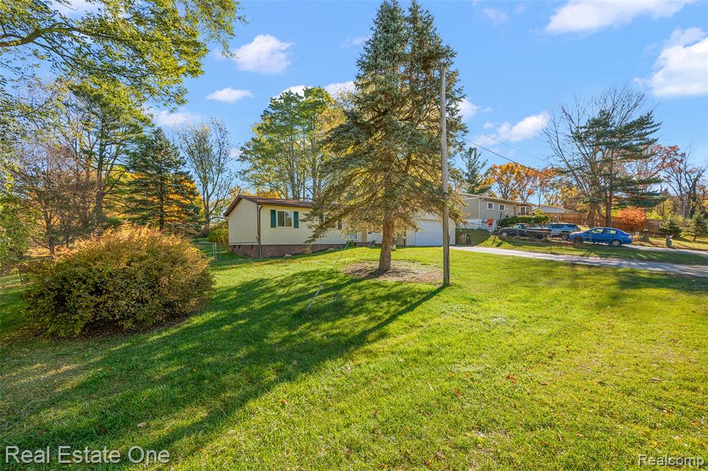 9600 Yale Avenue, Clarkston, MI 48348 — Photo 6