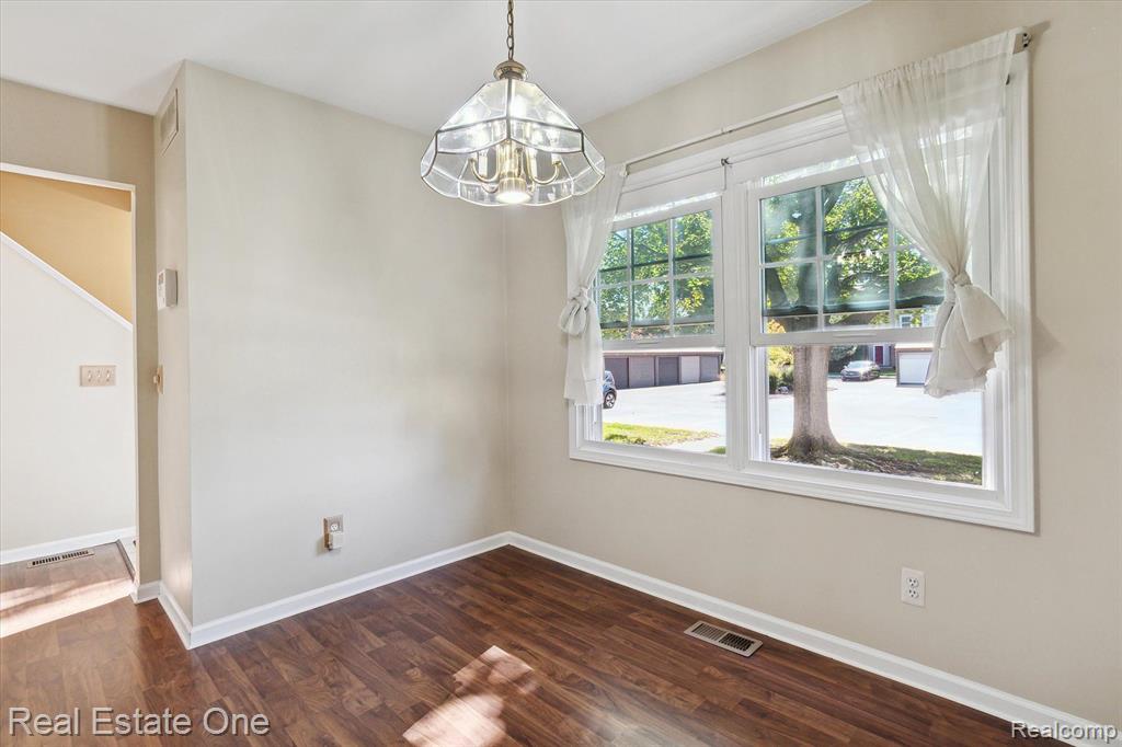 24762 Bashian Drive, Novi, MI — Photo 8