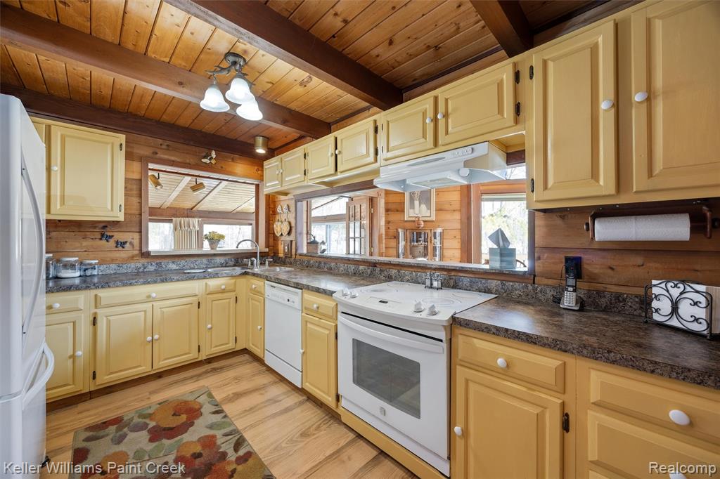 7358 Porter Road, Grand Blanc, MI 48439 — Photo 11