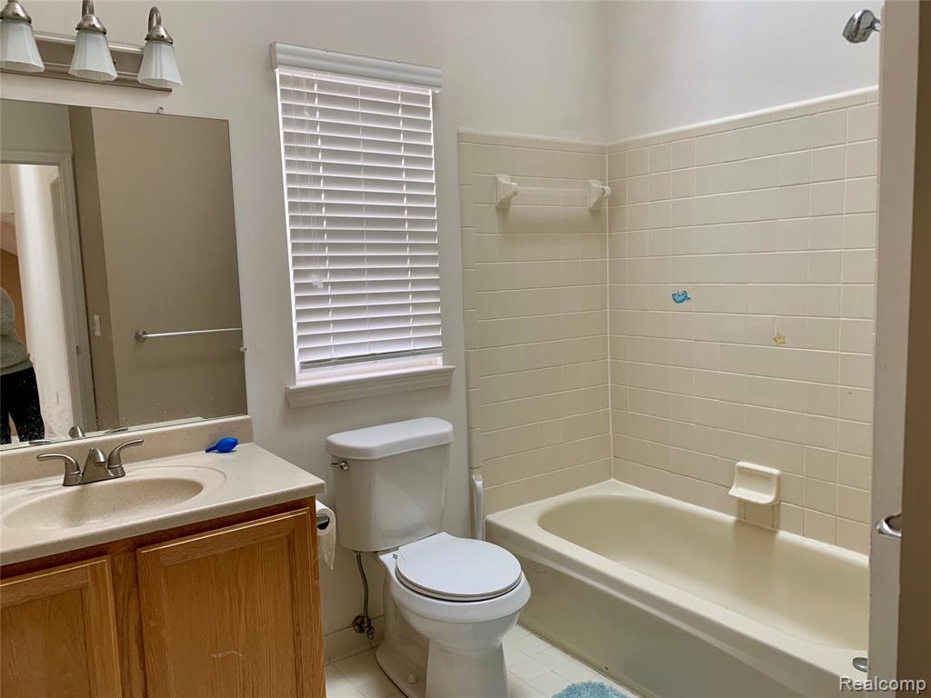 4797 CARRINGTON Drive, Rochester Hills, MI 48306 — Photo 23
