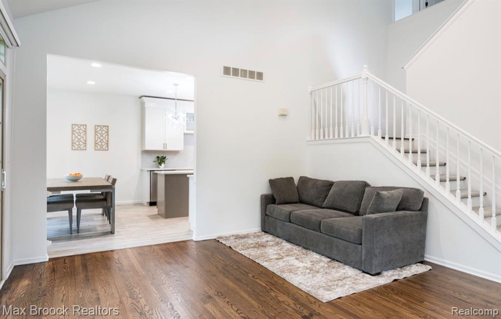 4344 Gateway Circle, West Bloomfield, MI — Photo 8