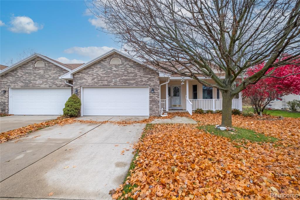 7352 Cross Creek Drive, Swartz Creek, MI 48473 — Photo 26