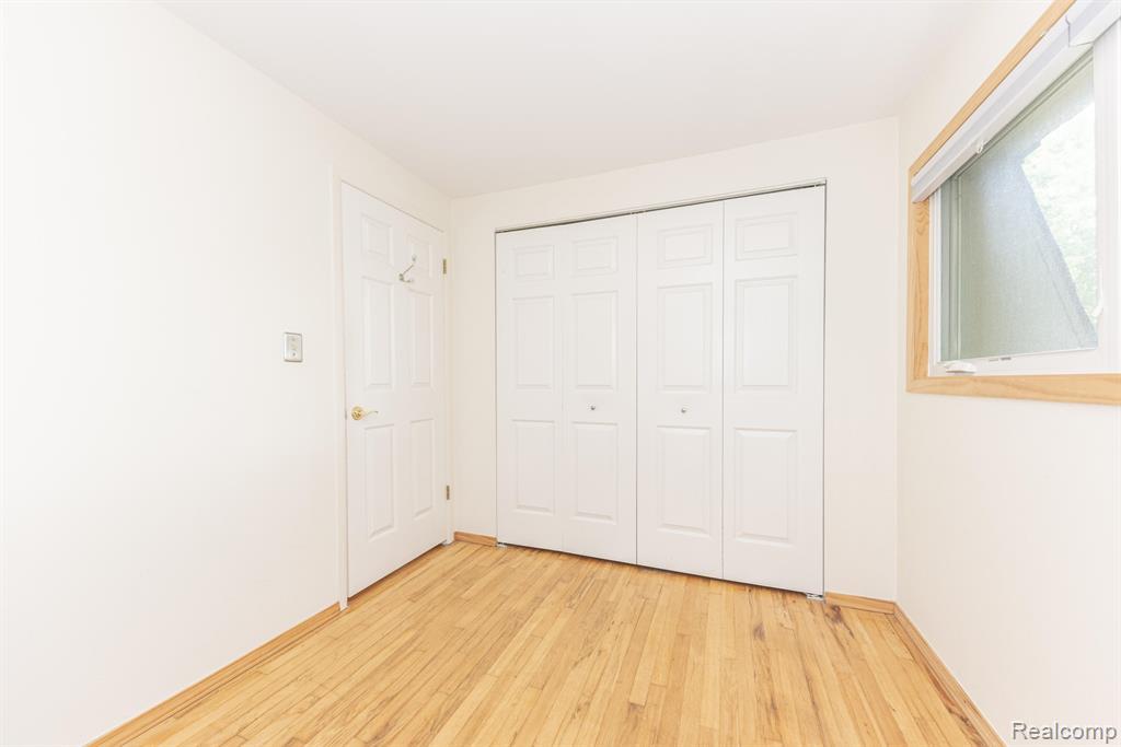 517 Longshore Dr, Ann Arbor, MI 48105 — Photo 21
