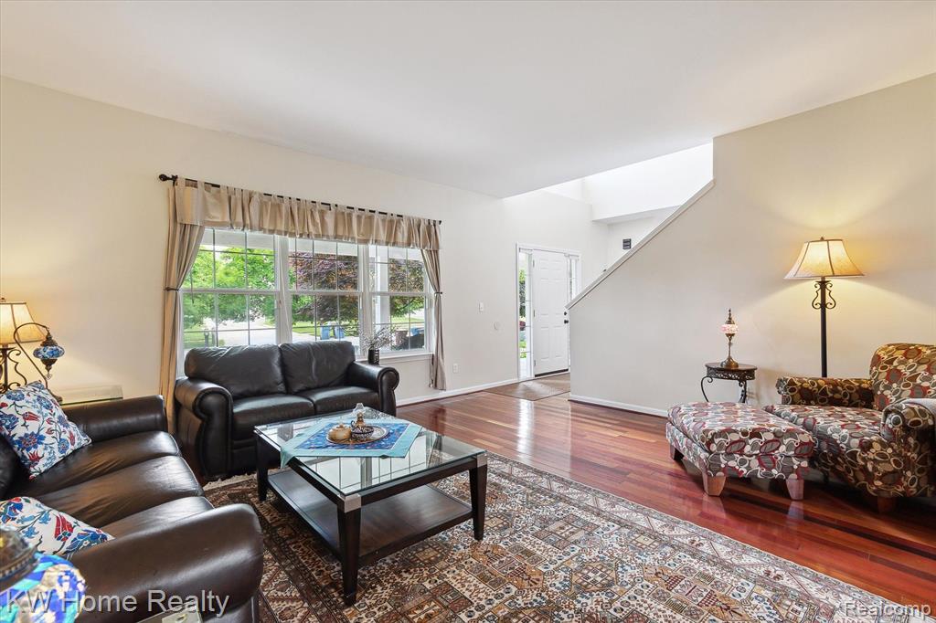4672 NUTMEG Drive, Ypsilanti, MI 48197 — Photo 10