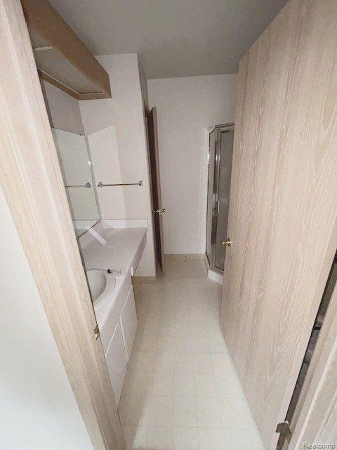 618 PERRY CREEK Drive, Grand Blanc, MI 48439 — Photo 11