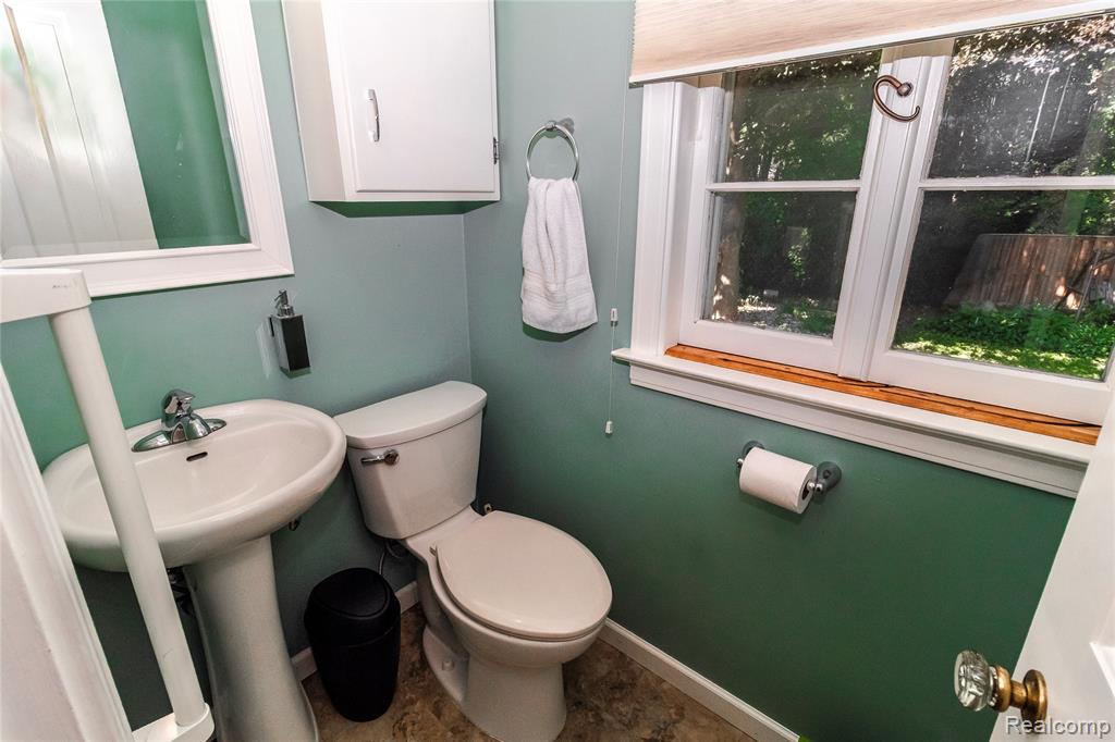 30 Brown Court, Midland, MI 48640 — Photo 29