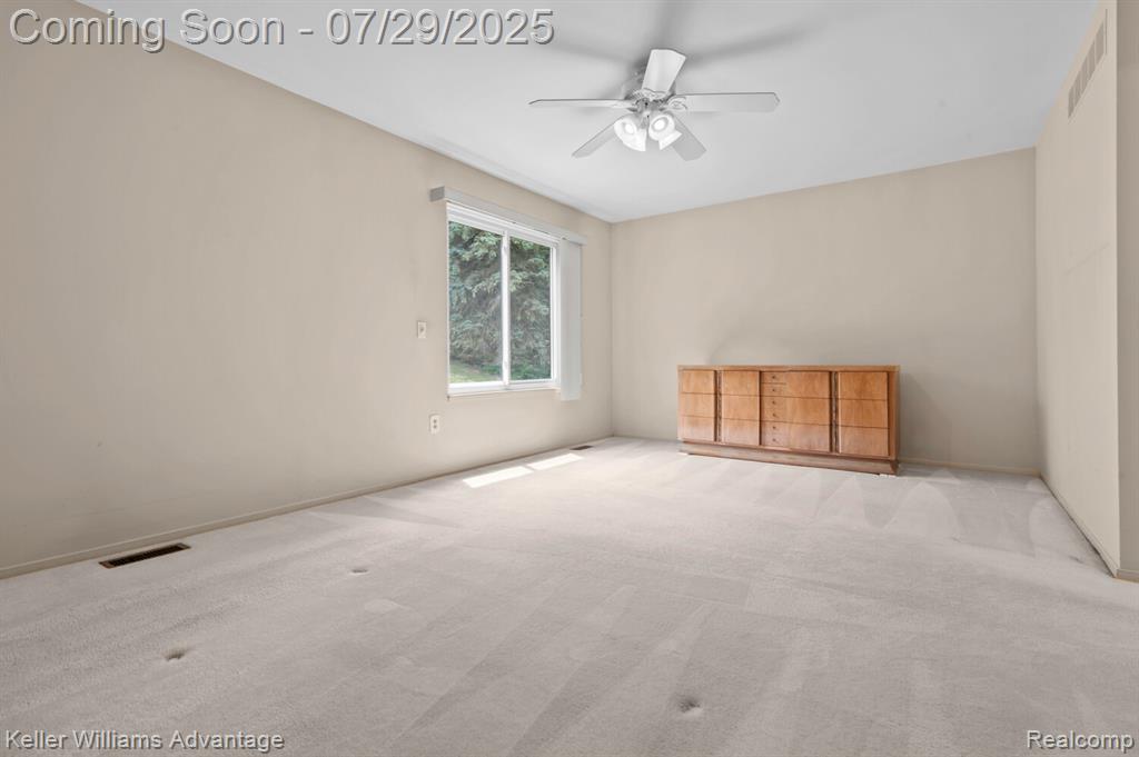 6660 Ridgefield Circle, 104, West Bloomfield, MI — Photo 18