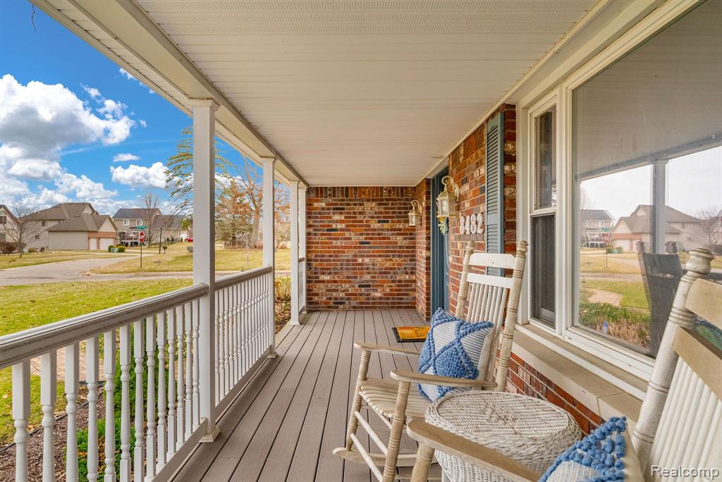 8482 BELLE BLUFF Drive, Grand Blanc, MI 48439 — Photo 8