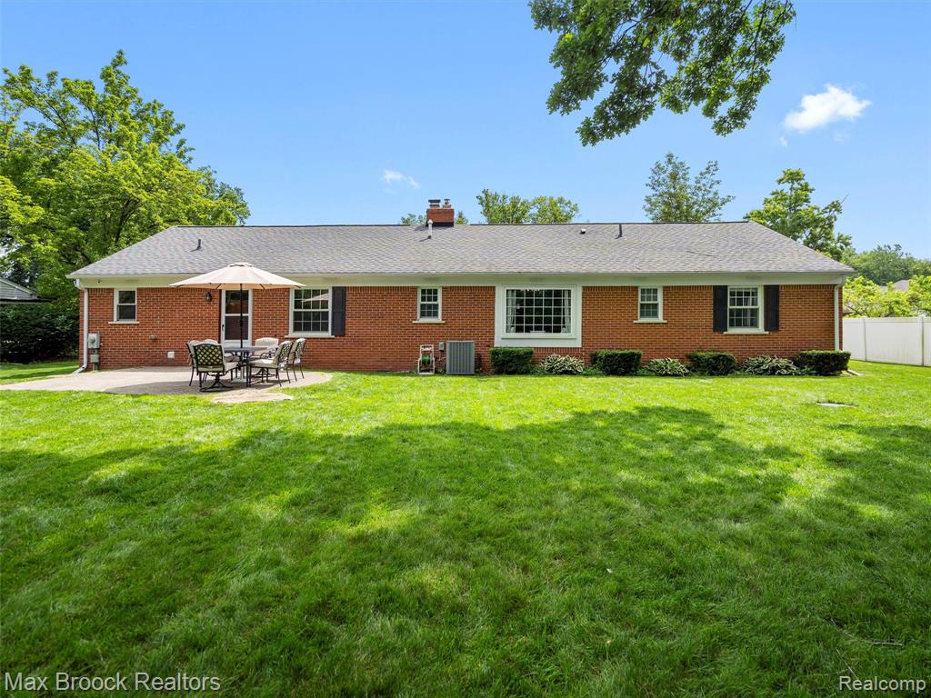 54241 Sunderland Drive, Shelby Twp, MI 48316 — Photo 5