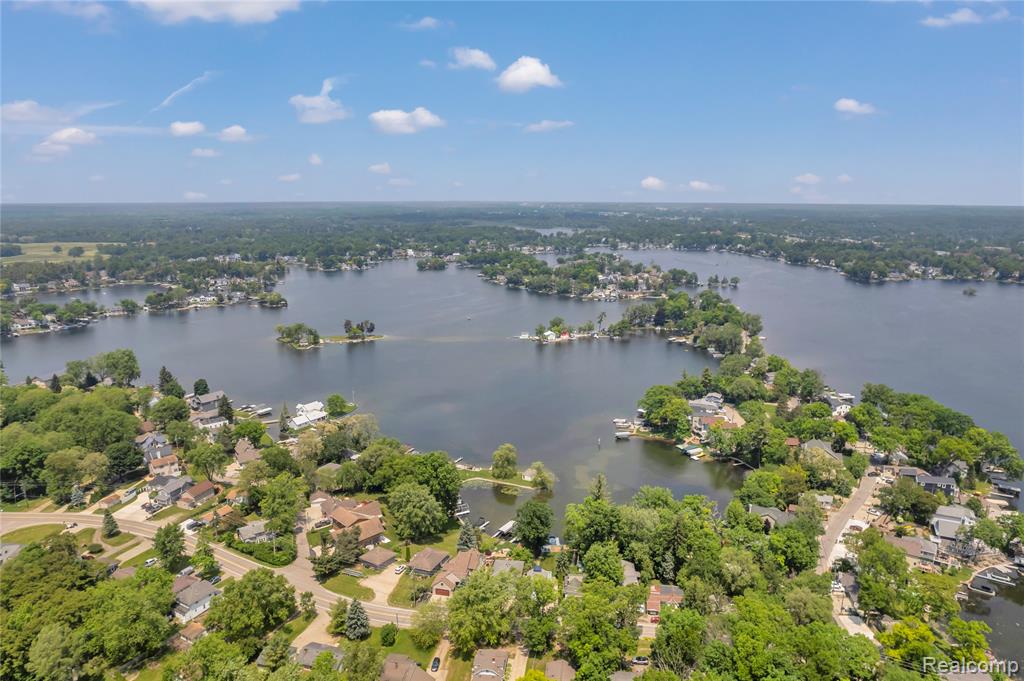 533 Bellevue Avenue, Lake Orion, MI 48362 — Photo 71