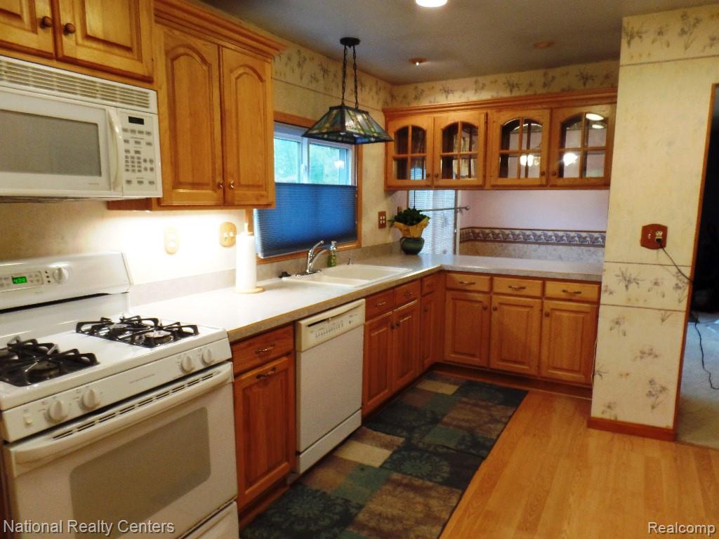 903 Burt Street, Tecumseh, MI 49286 — Photo 3