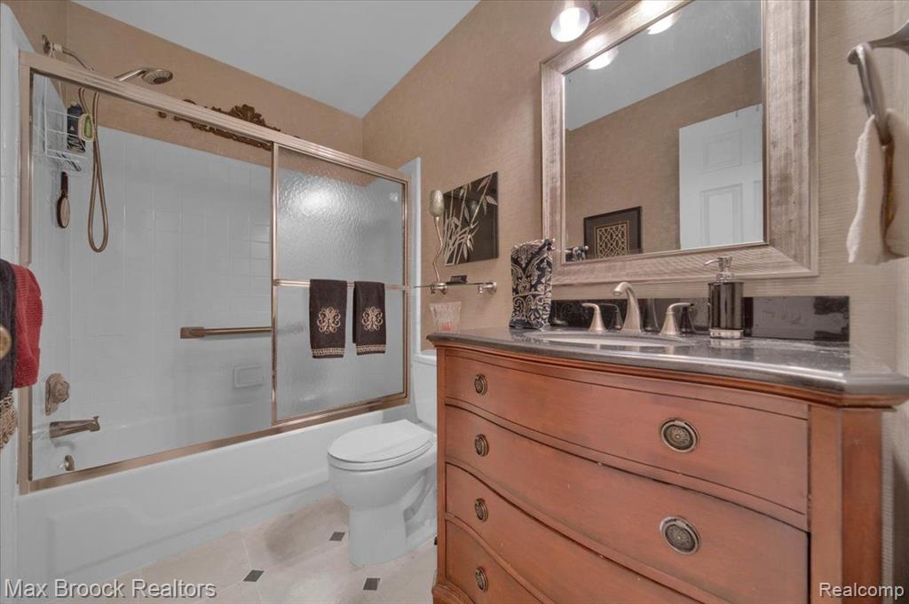 38750 CHESSINGTON, Farmington Hills, MI 48331 — Photo 17