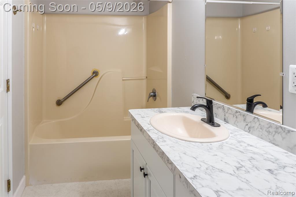 5018 Harbor Oak Drive, Waterford, MI 48329 — Photo 19