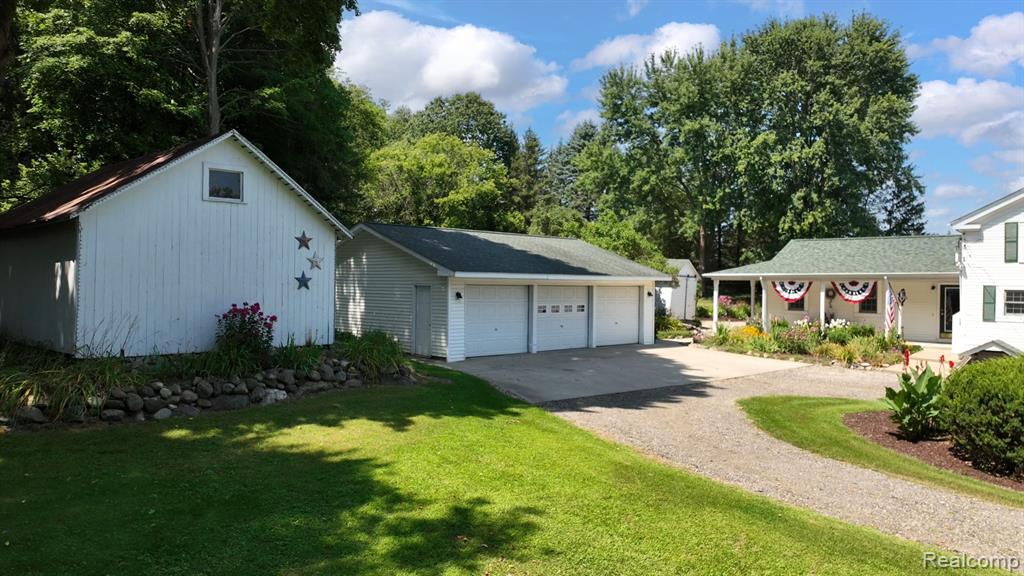 371 N Ortonville Road, Ortonville, MI 48462 — Photo 56