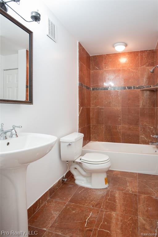 3559 Port Cove Drive, Waterford, MI 48328 — Photo 13